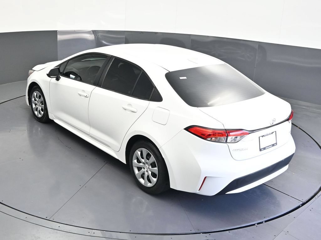 Used 2021 Toyota Corolla LE FWD image 17
