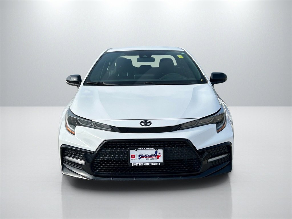 Used 2022 Toyota Corolla SE image 2