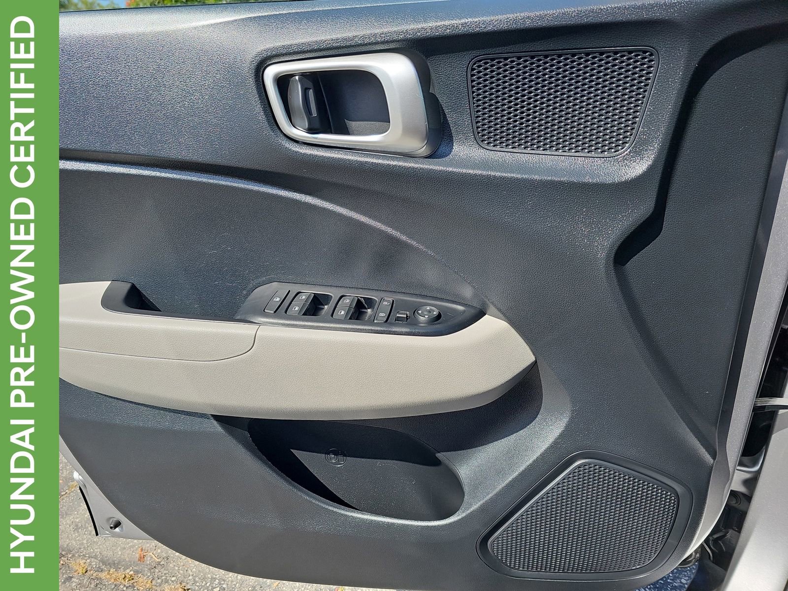 Certified 2023 Hyundai Venue SEL FWD image 27