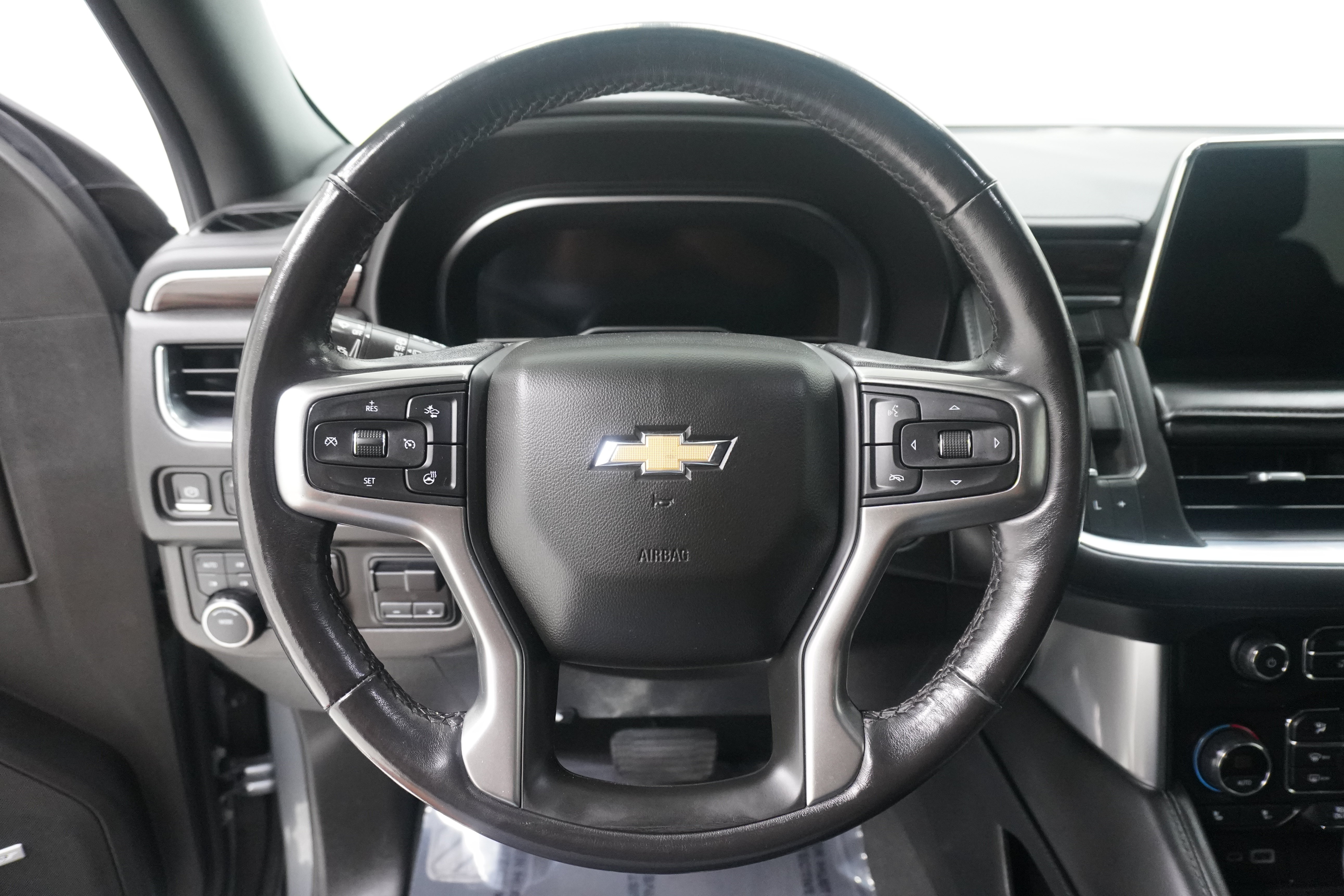 Used 2022 Chevrolet Tahoe LT w/ Luxury Package AWD/4WD image 19