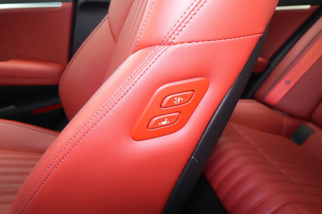 Used 2025 Genesis G70 2.5T w/ Sport Prestige Package AWD/4WD image 19