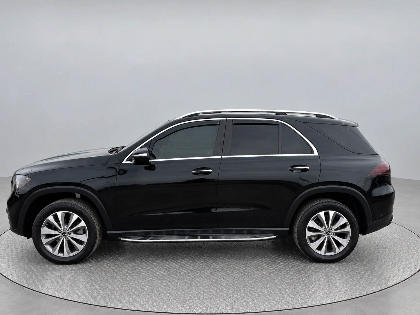 Used 2020 Mercedes-Benz GLE 350 4MATIC w/ Premium Package image 8