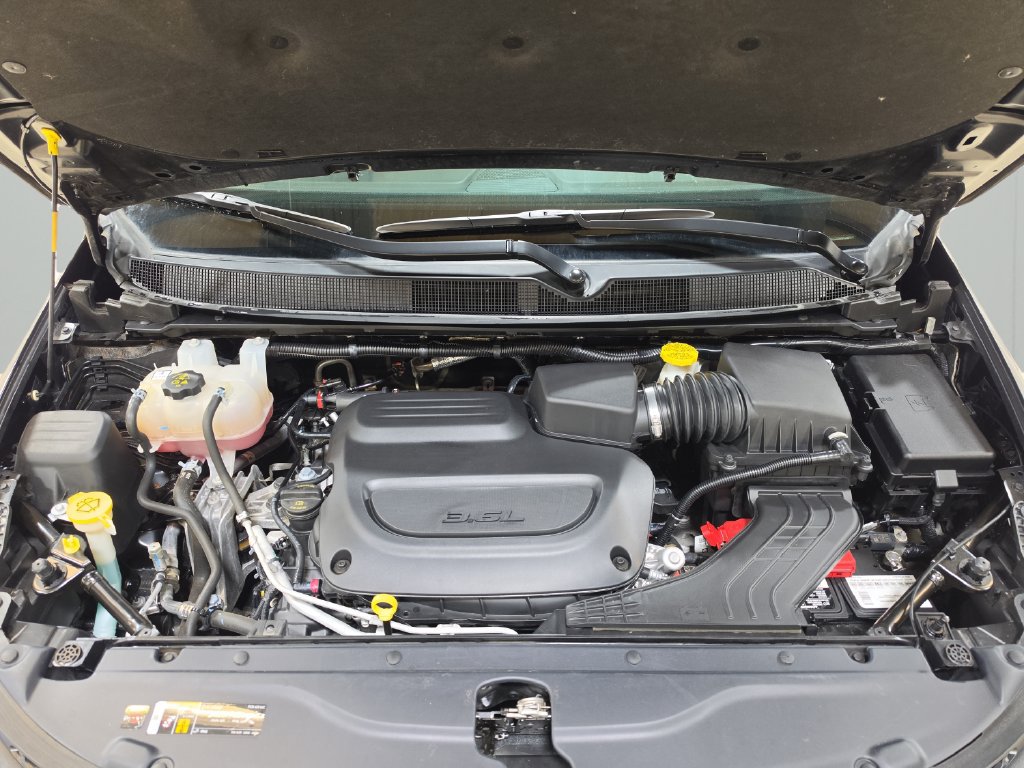 Used 2024 Chrysler Voyager LX FWD image 10