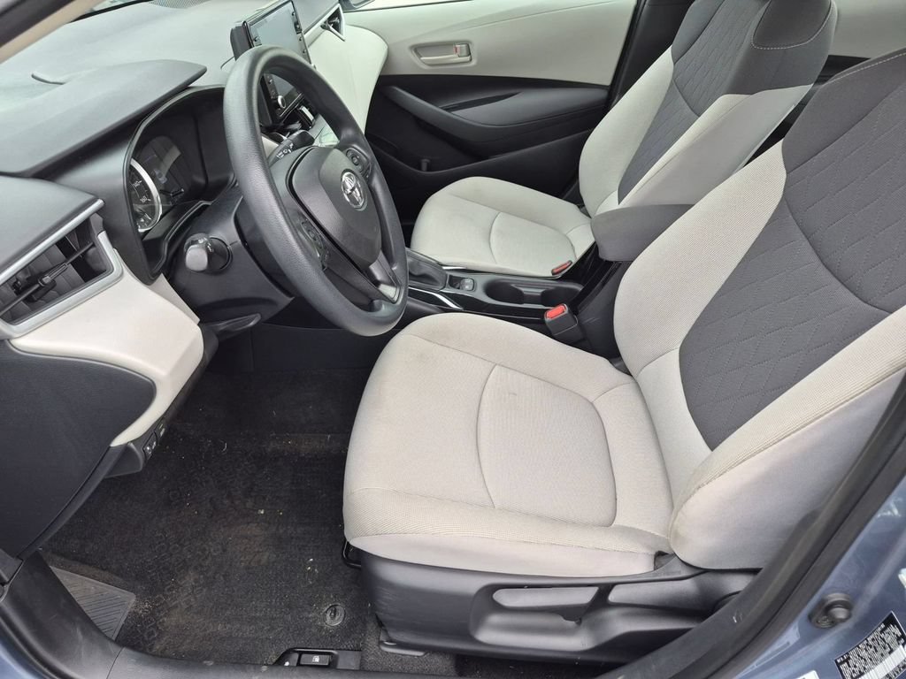 Used 2022 Toyota Corolla LE FWD image 13