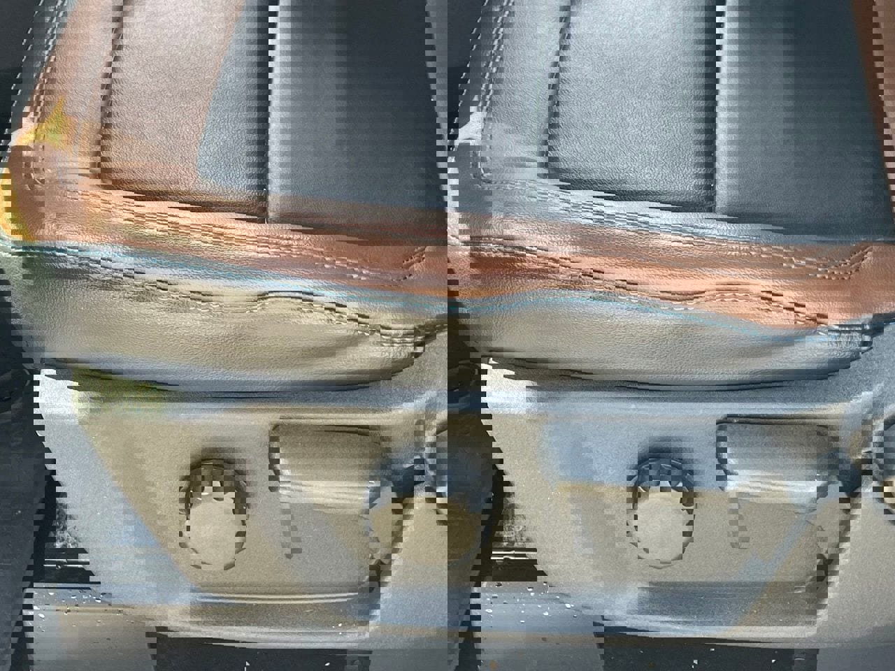 Used 2023 Ford Bronco Outer Banks image 4