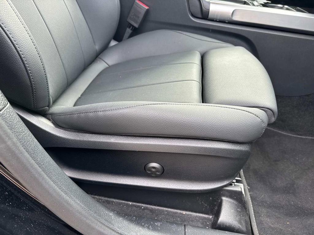 Used 2024 Mercedes-Benz GLB 250 image 11