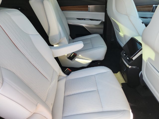 New 2026 Cadillac Vistiq Sport AWD/4WD image 23