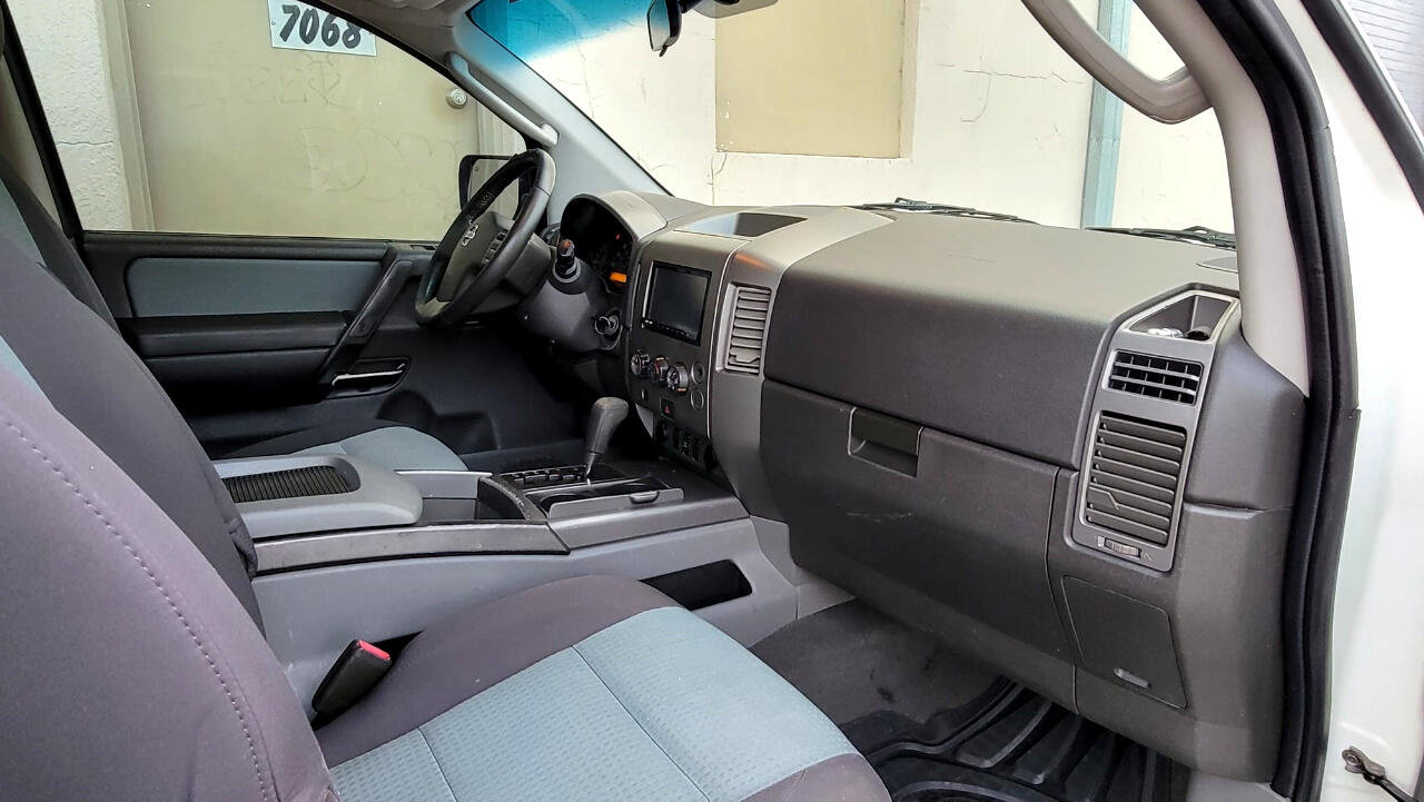 Used 2007 Nissan Titan SE image 23