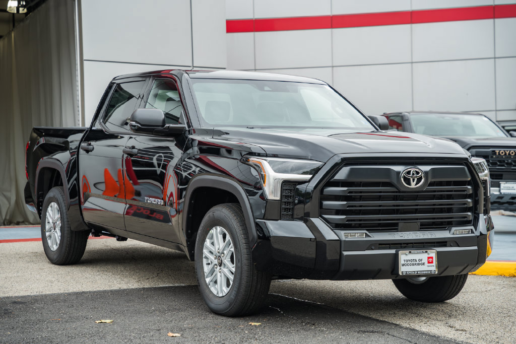 New 2026 Toyota Tundra SR5 w/ SR5 Convenience Package