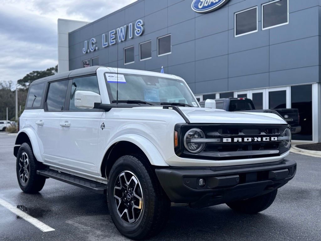 Used 2024 Ford Bronco Outer Banks image 1