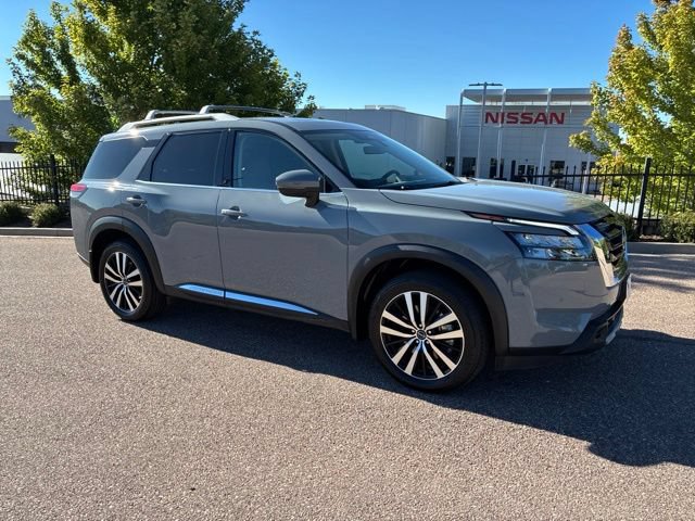 Used 2025 Nissan Pathfinder Platinum AWD/4WD 360° Tour