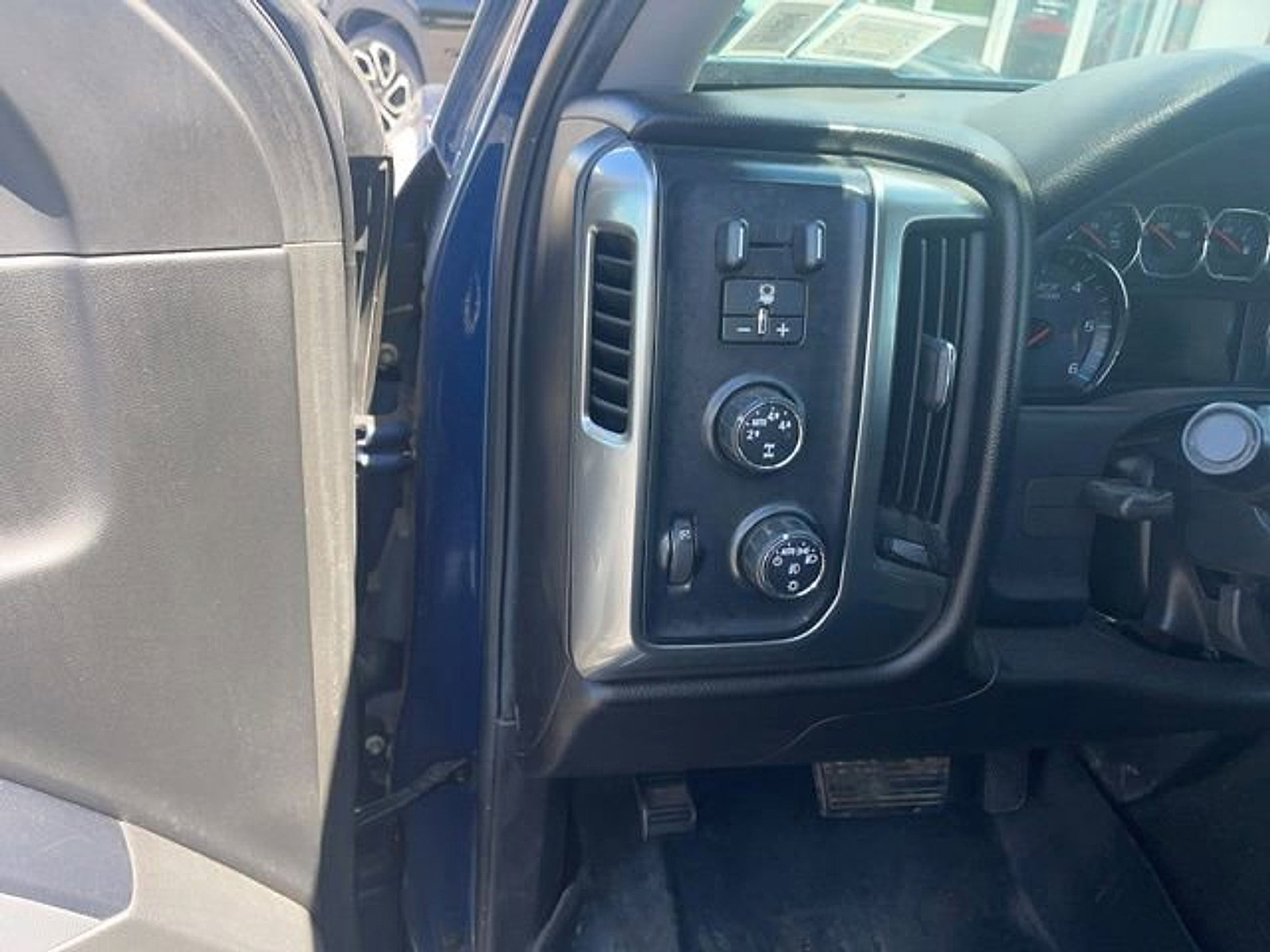 Used 2016 Chevrolet Silverado 1500 LT w/ All Star Edition AWD/4WD image 9