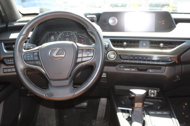 Used 2019 Lexus UX 200 FWD image 14