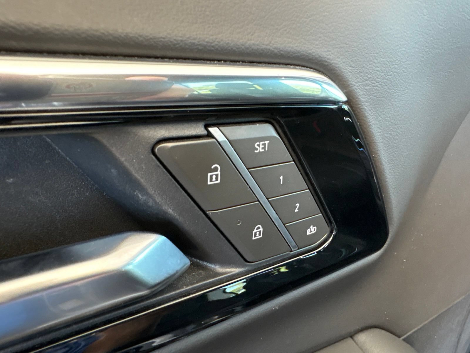 Used 2025 Chevrolet Tahoe RST w/ Comfort Package RWD image 12