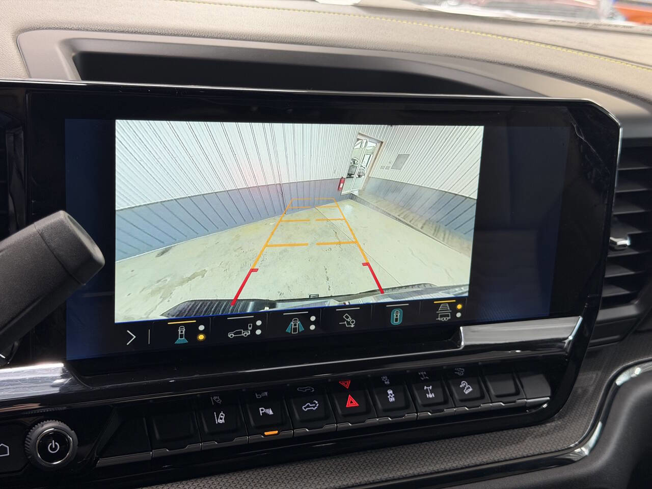 Used 2025 Chevrolet Silverado 2500 ZR2 w/ Technology Package image 60