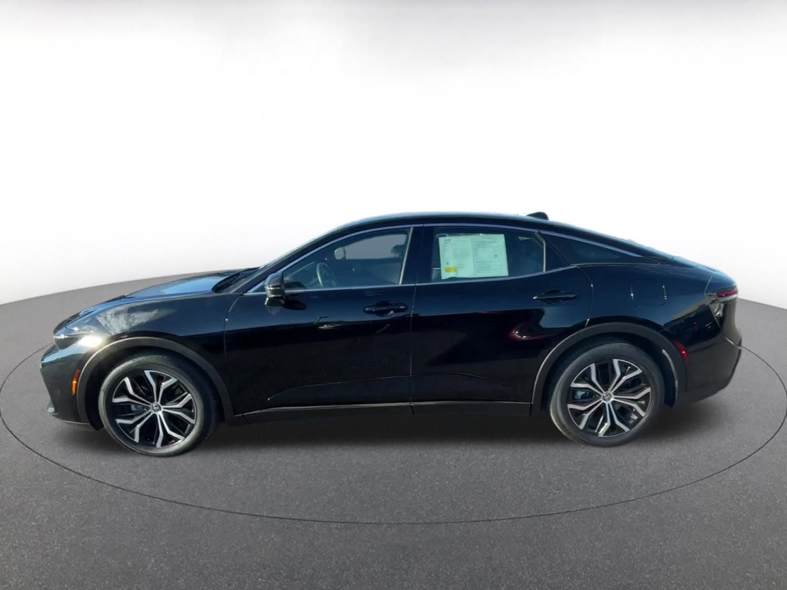 Used 2025 Toyota Crown XLE image 10