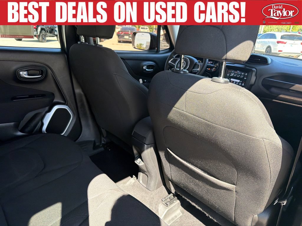 Used 2018 Jeep Renegade Latitude FWD image 32