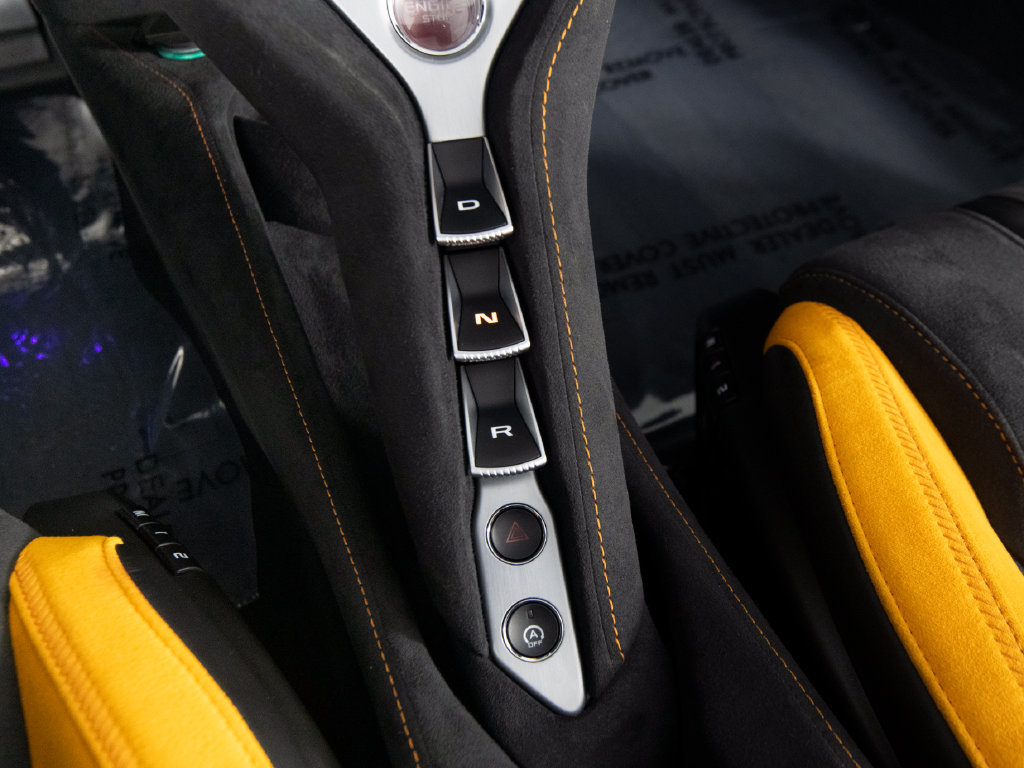 Used 2024 McLaren 750S Spider RWD image 29