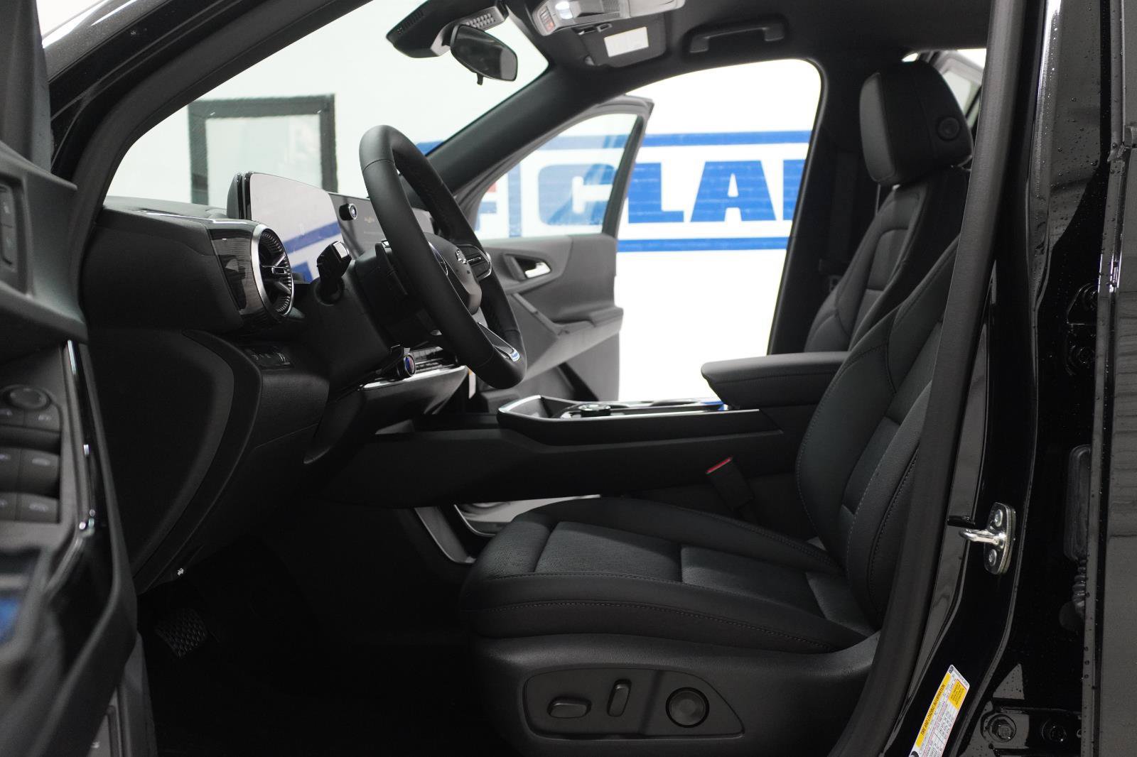 New 2027 Chevrolet Equinox LT w/ Convenience Package II FWD image 5