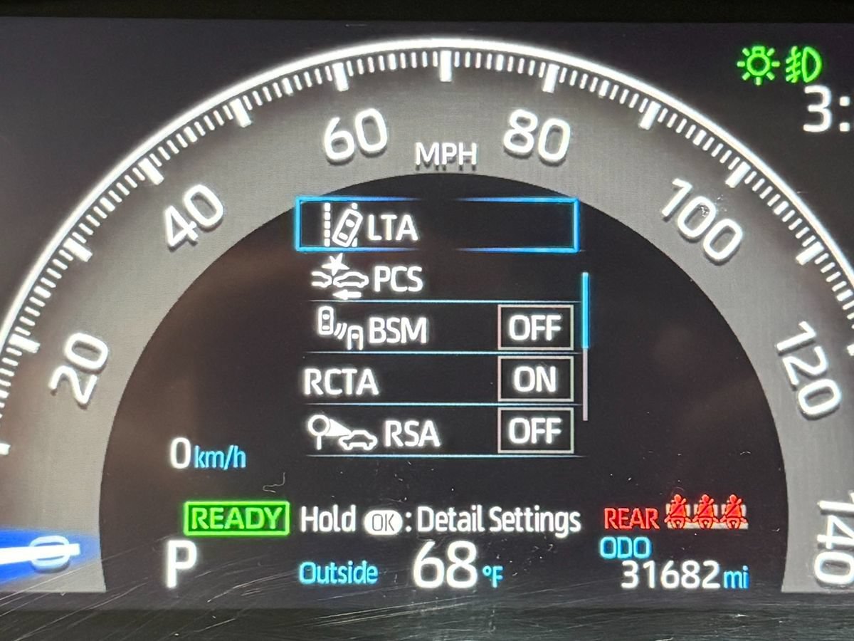 Used 2023 Toyota RAV4 XLE Premium AWD/4WD image 19