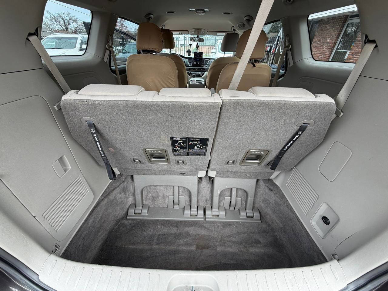 Used 2015 Kia Sedona LX FWD image 25