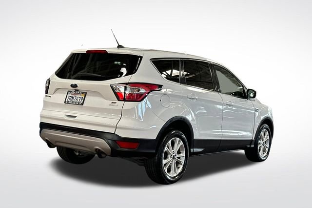Used 2017 Ford Escape SE image 5