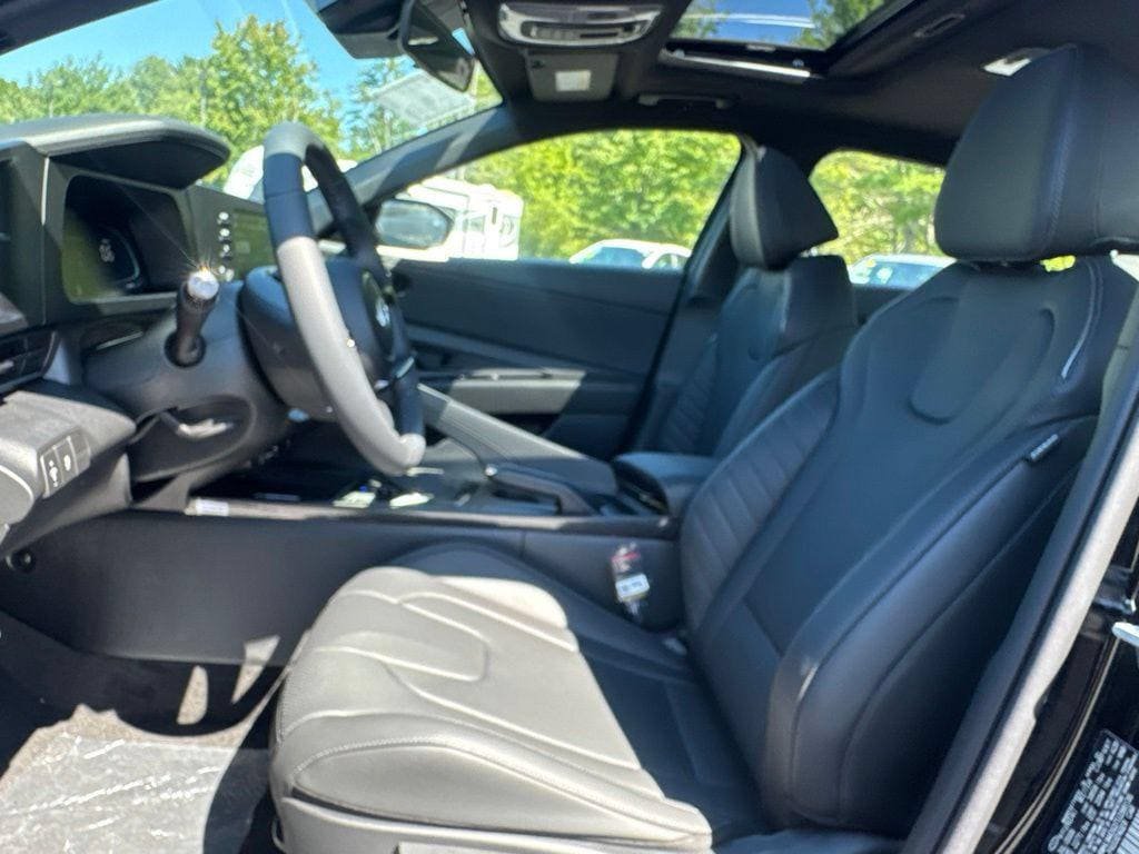 New 2026 Hyundai Elantra SEL Sport FWD image 19