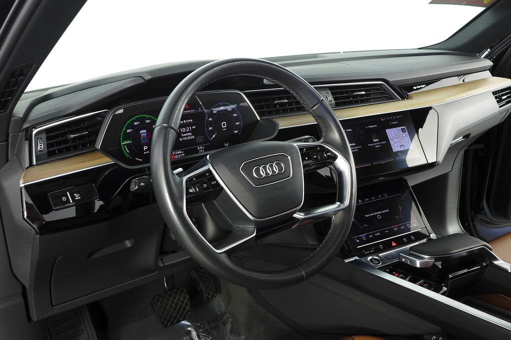 Used 2024 Audi Q8 e-tron Premium Plus w/ Premium Plus Package AWD/4WD image 31