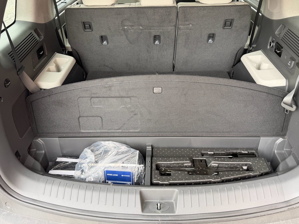 Used 2024 Hyundai Santa Fe Limited image 21