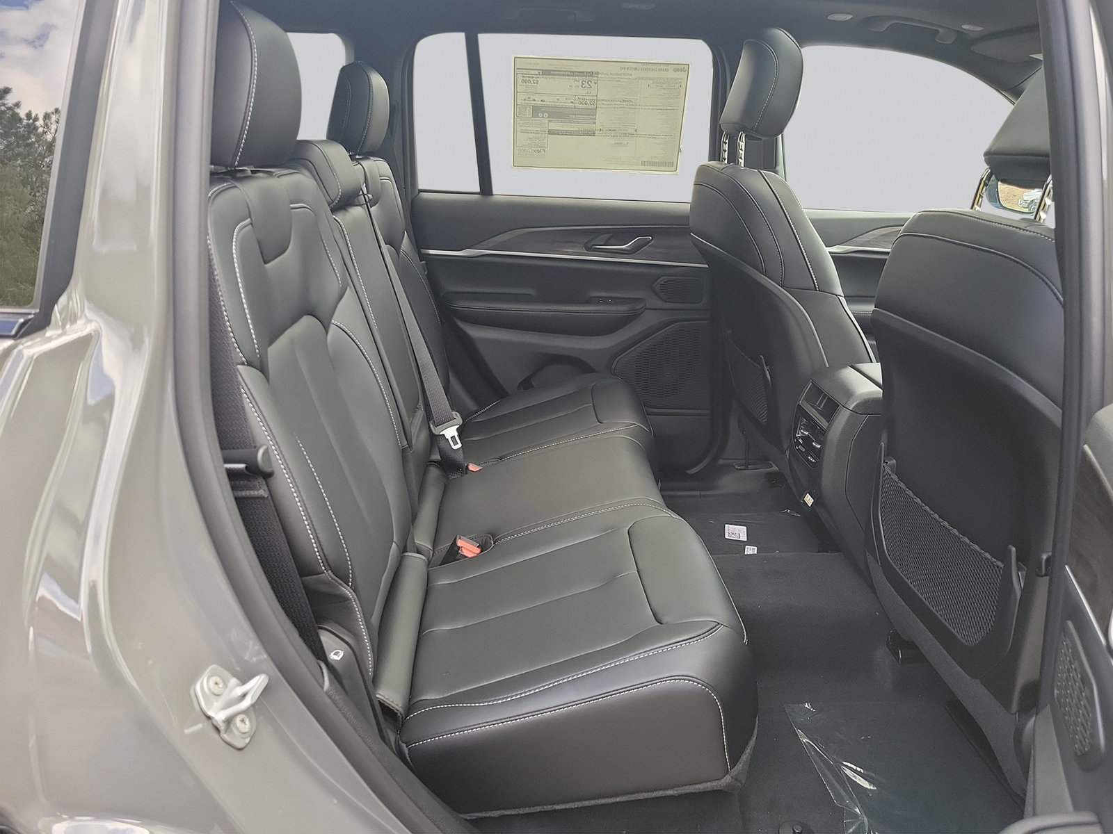 New 2027 Jeep Grand Cherokee Limited RWD image 34