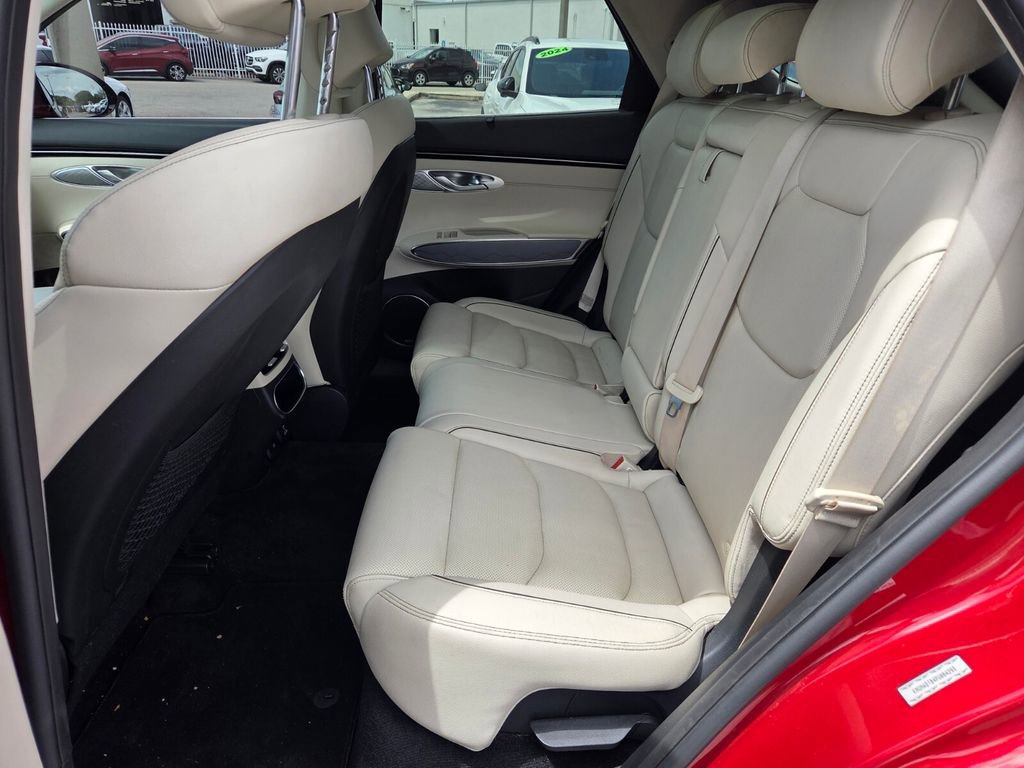 Used 2023 Genesis GV70 2.5T w/ Advanced Package AWD/4WD image 7