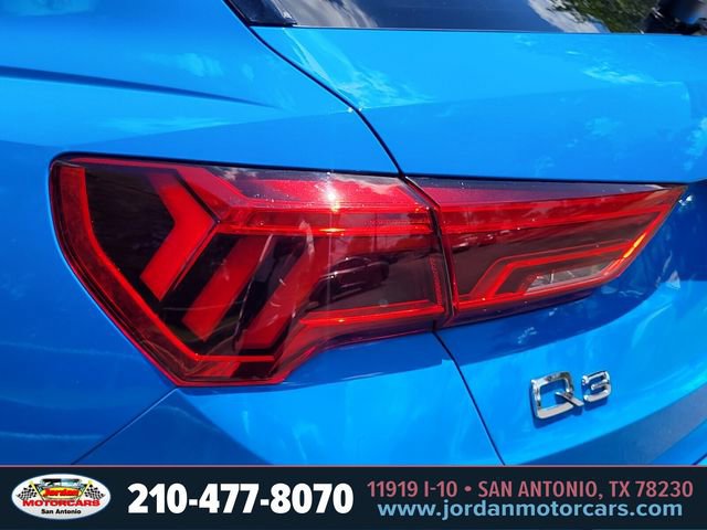 Used 2023 Audi Q3 2.0T Premium w/ Black Optic Sport Package AWD/4WD image 9