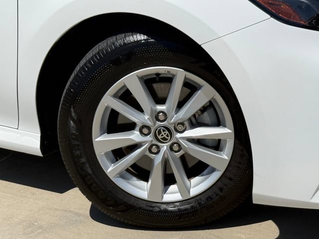 Used 2025 Toyota Camry LE w/ Convenience Package FWD image 2