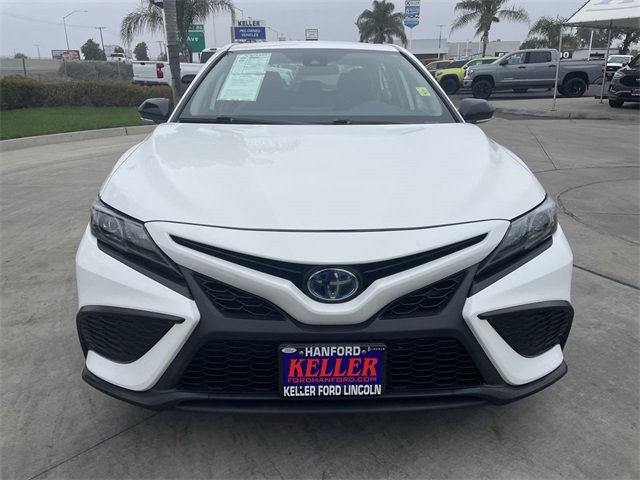 Used 2023 Toyota Camry SE image 3