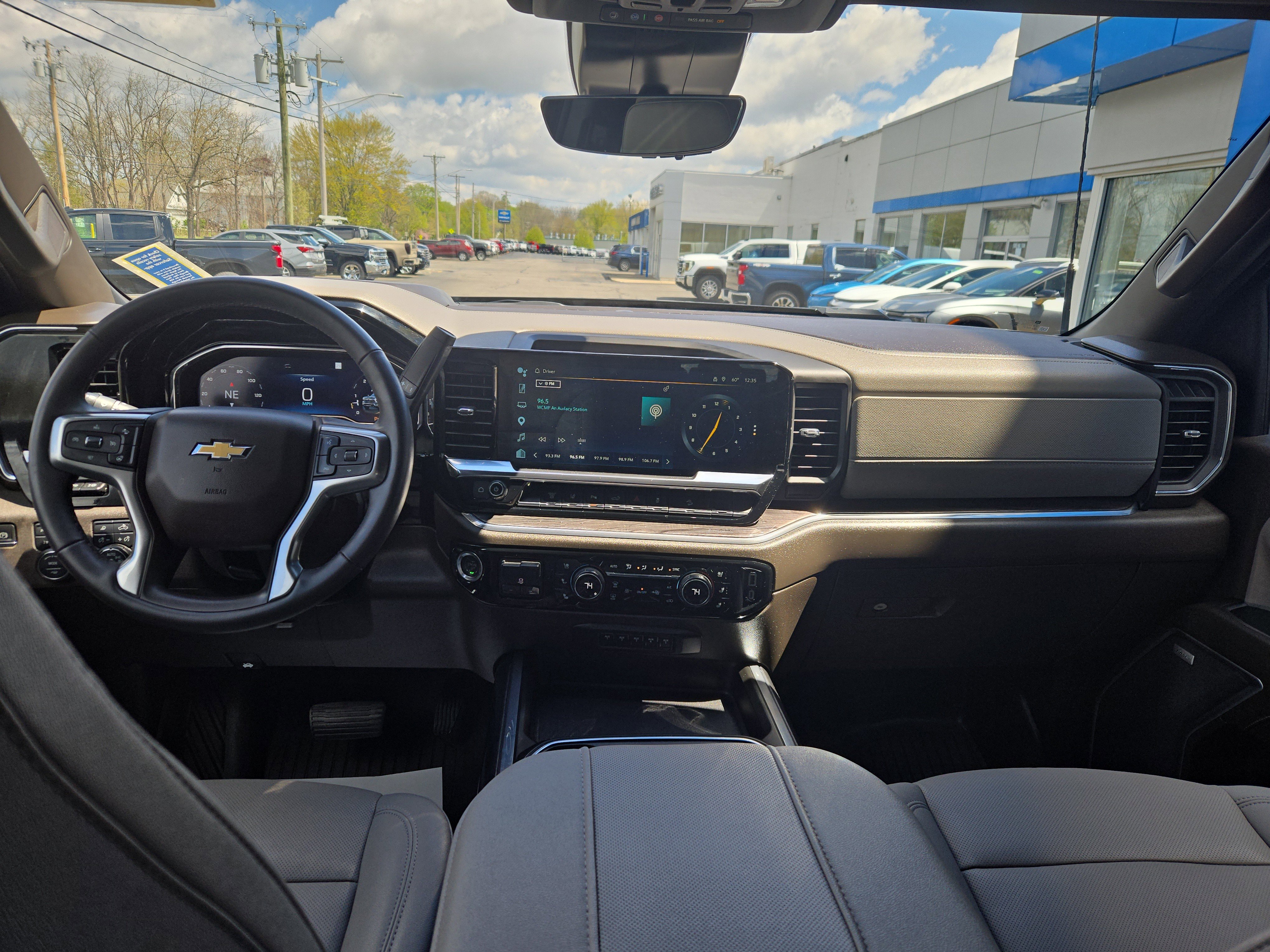 Certified 2025 Chevrolet Silverado 2500 LTZ w/ LTZ Premium Package AWD/4WD image 3