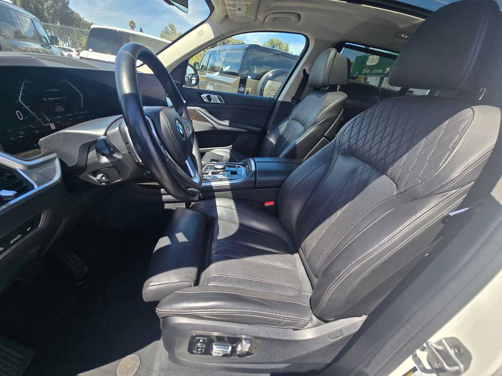 Used 2025 BMW X7 xDrive40i AWD/4WD image 25