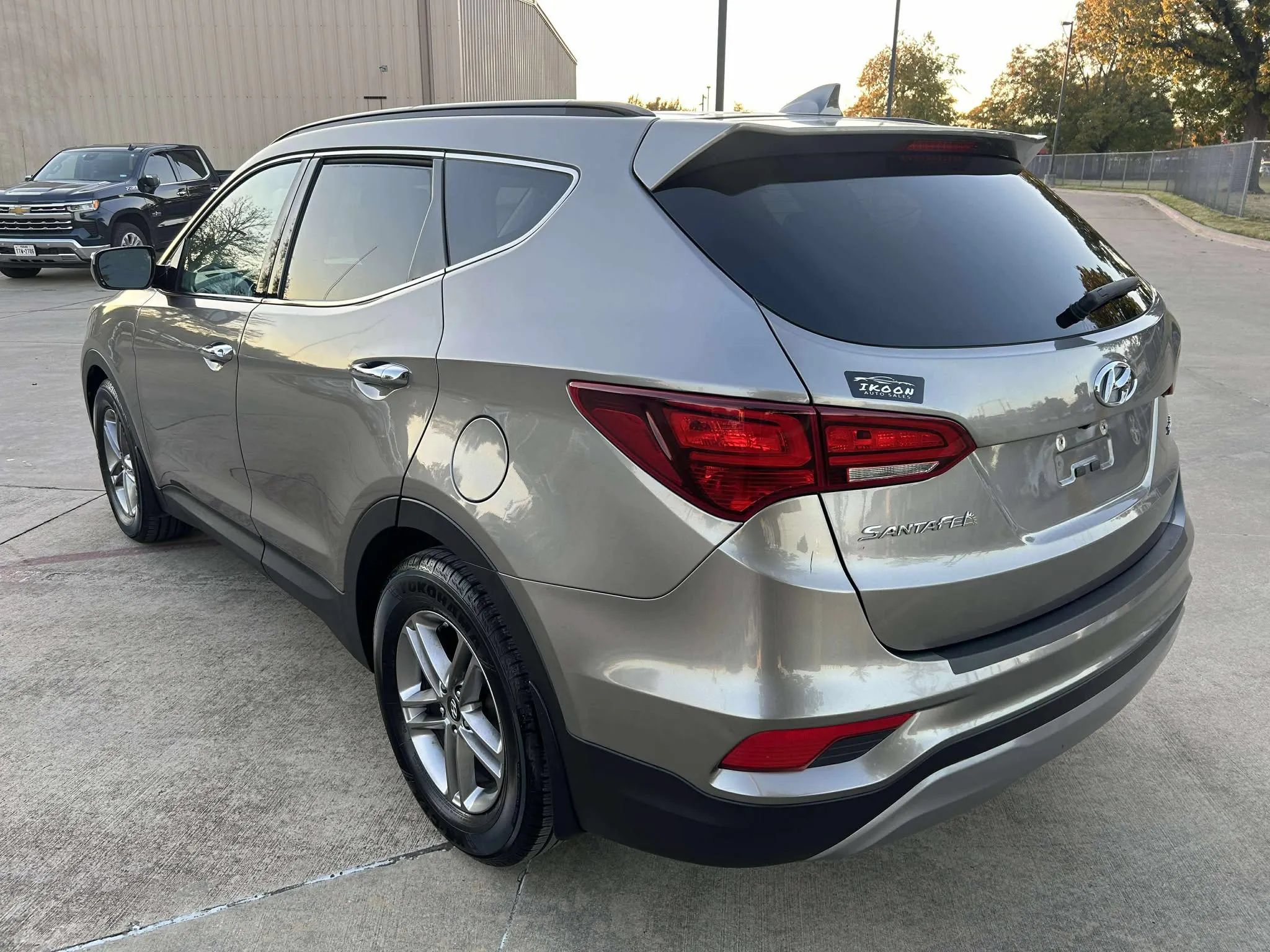 Used 2017 Hyundai Santa Fe Sport FWD image 4