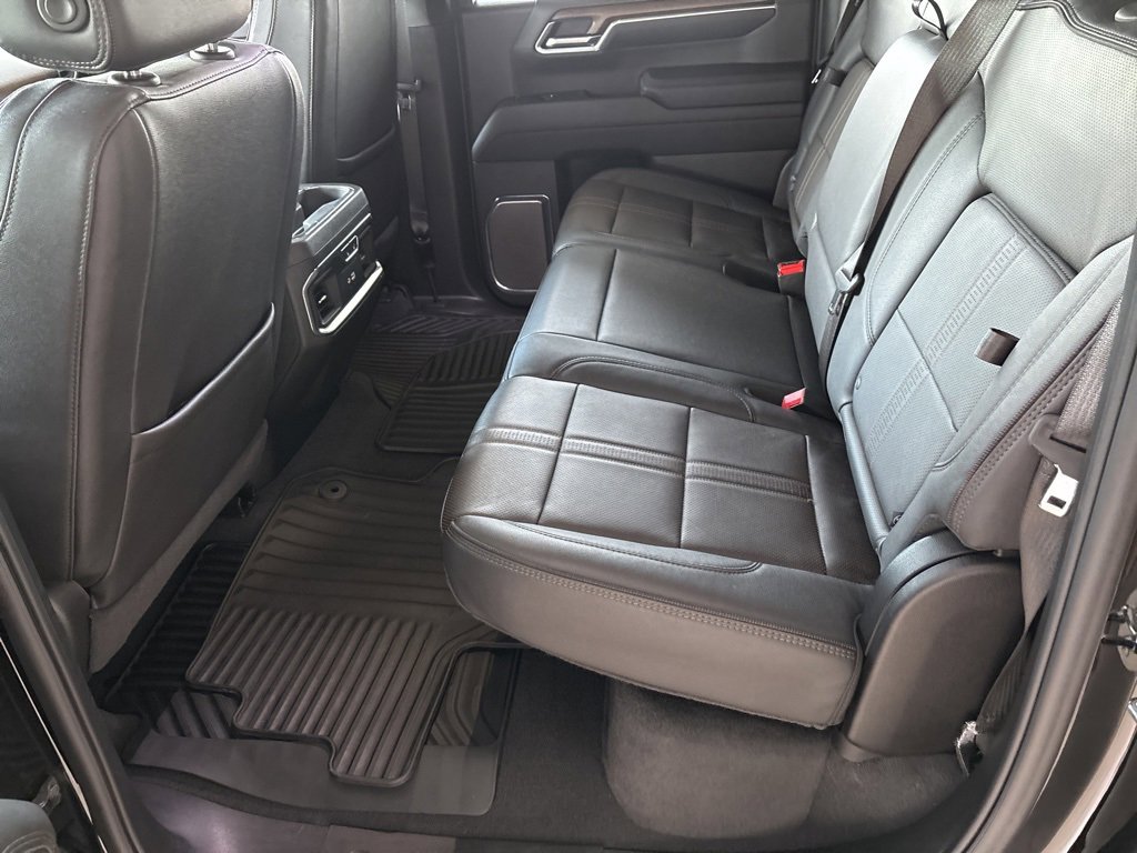 Used 2025 Chevrolet Silverado 1500 High Country w/ Technology Package image 26