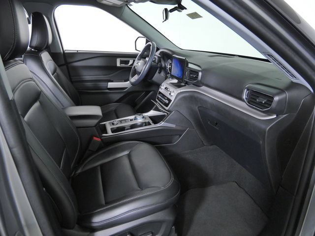 Certified 2024 Ford Explorer XLT w/ Equipment Group 202A AWD/4WD image 10