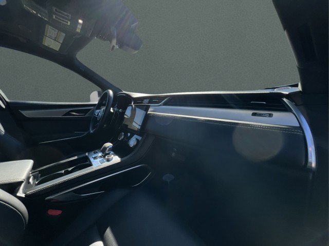 Used 2024 Jaguar F-PACE R-Dynamic S image 23