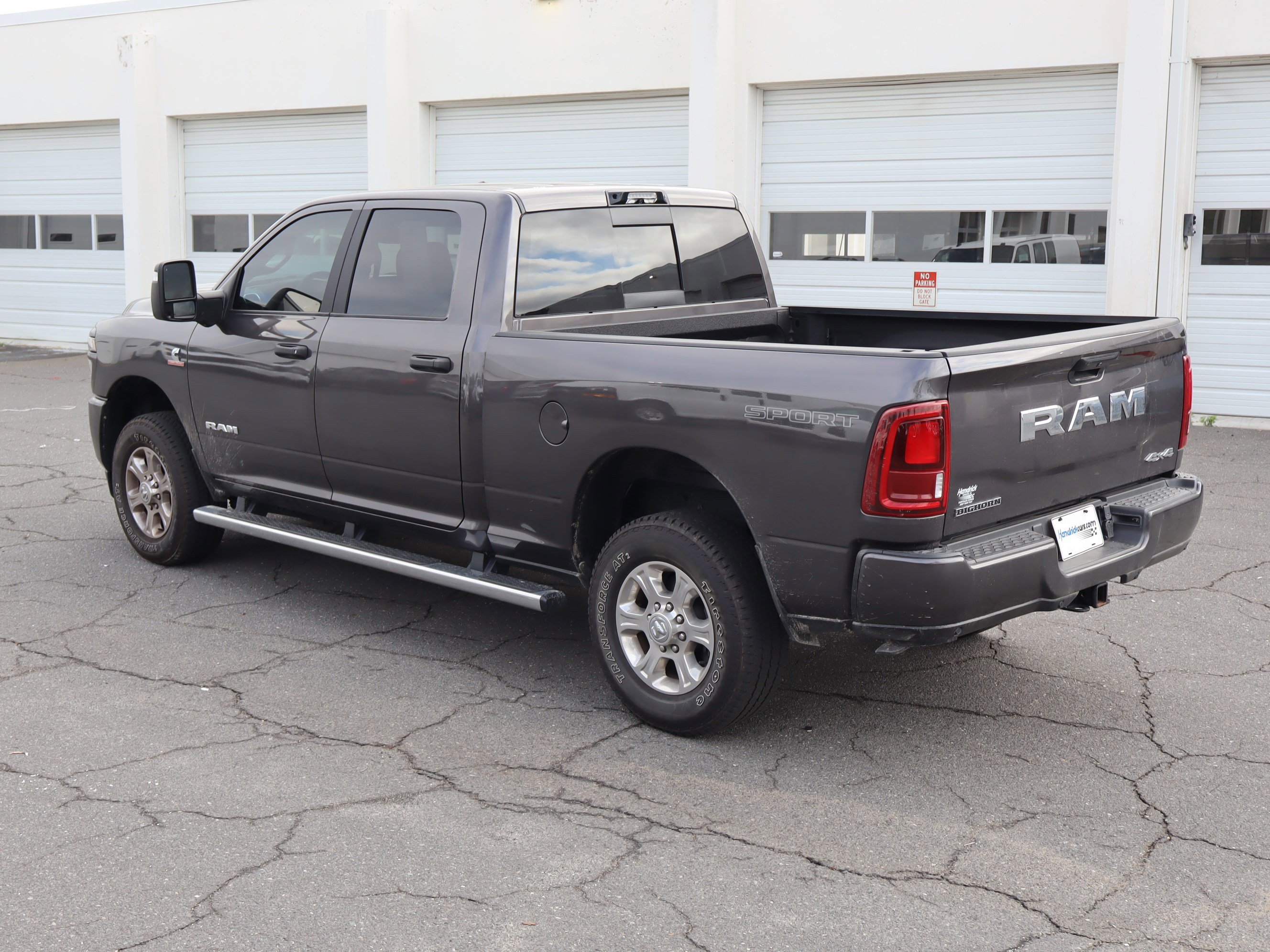 Used 2025 RAM 3500 Big Horn AWD/4WD image 19