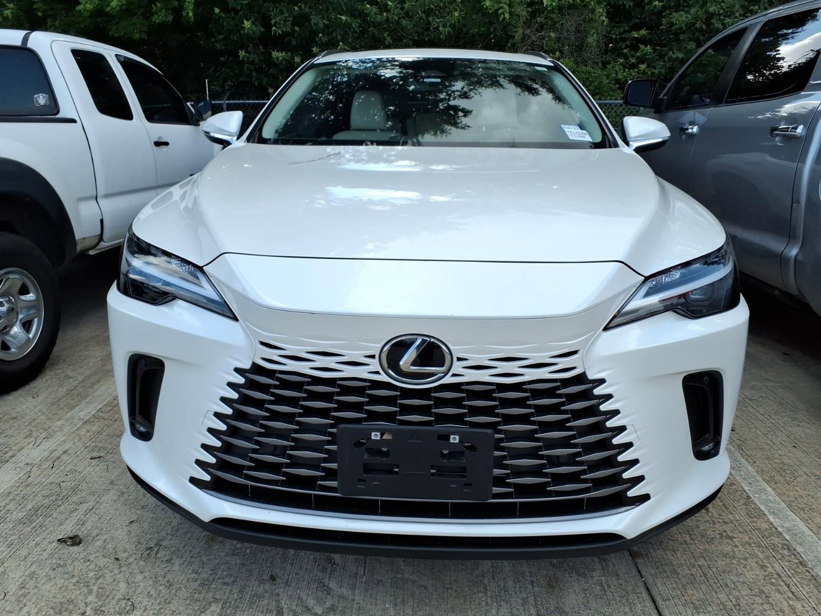Used 2024 Lexus RX 350 Premium w/ Accessory Package (Z1) FWD image 3