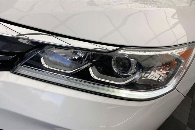 Used 2016 Honda Accord Sport image 29