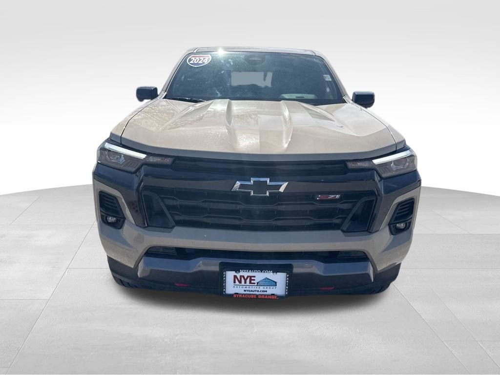 Used 2024 Chevrolet Colorado Z71 w/ Z71 Convenience Package 2 AWD/4WD image 9