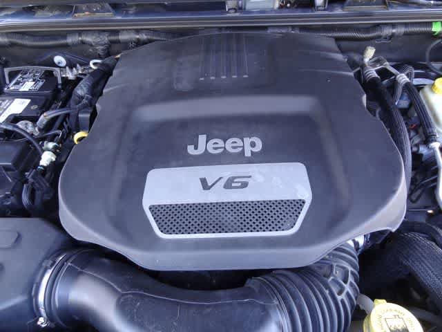 Used 2017 Jeep Wrangler Unlimited Sahara w/ Max Tow Package AWD/4WD image 36