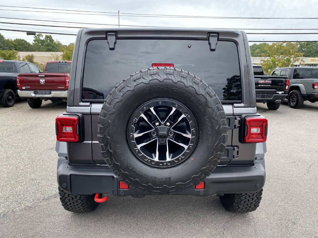Certified 2026 Jeep Wrangler Unlimited Rubicon AWD/4WD image 4