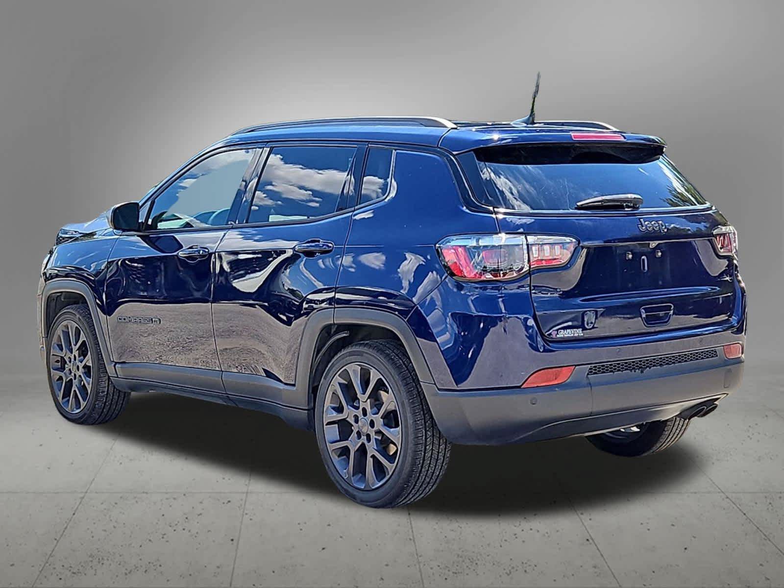 Used 2021 Jeep Compass Latitude w/ Driver Assistance Group FWD image 4