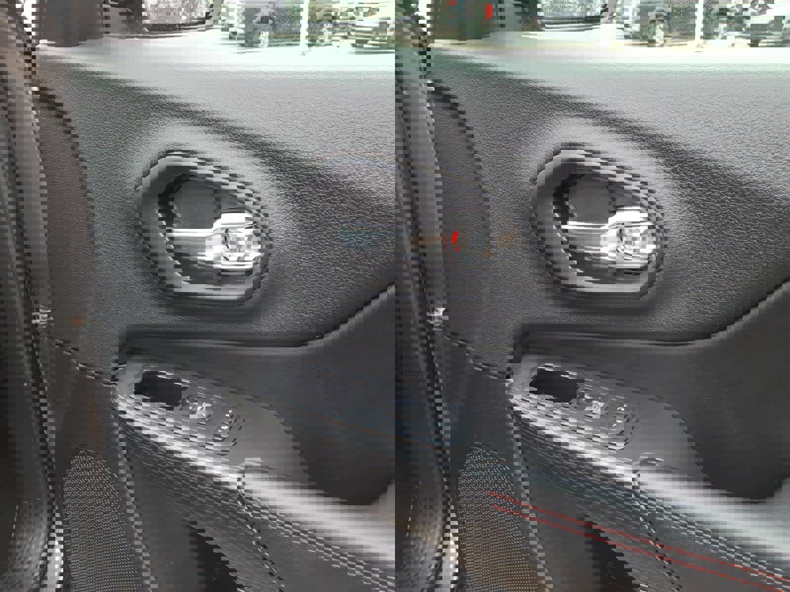 Used 2014 Jeep Cherokee Trailhawk w/ Technology Group image 13