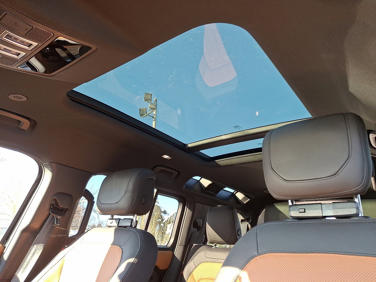 Used 2023 Land Rover Defender 110 X image 14