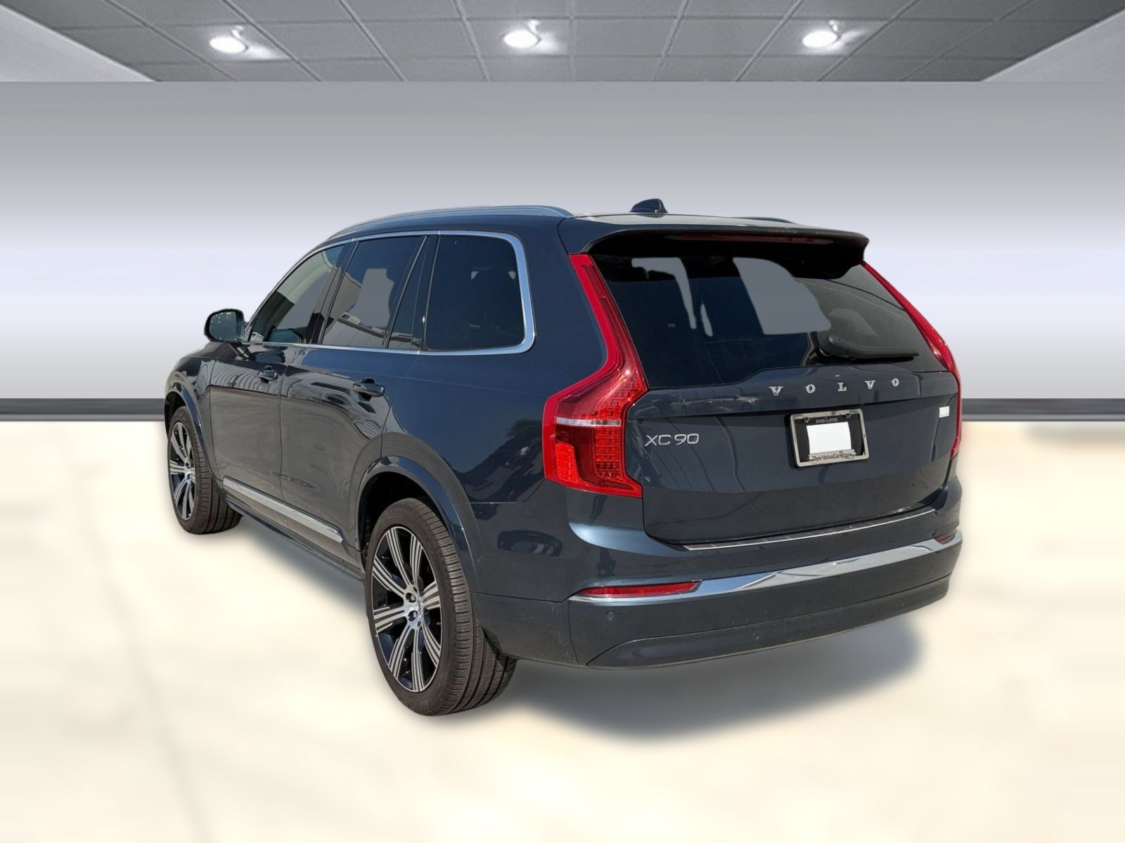 Used 2024 Volvo XC90 T8 Plus w/ Protection Package Premier AWD/4WD image 3